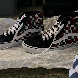 Checkerboard roses Sk8-hi